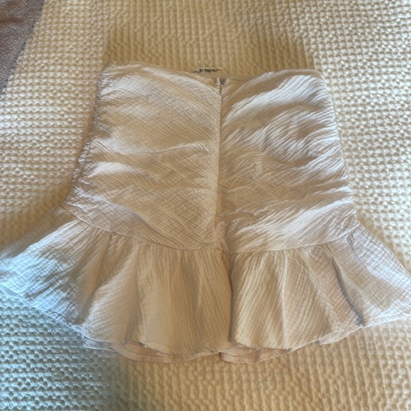 White skirt women’s - Picture 3 of 3